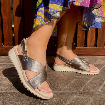 Komfortowe sandały na rzep - CAPRICE 9-28703-42 ZŁOTE