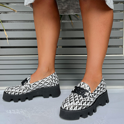 Skórzane mokasyny z ozdobą - LAURA MESSI 2601 CZARNO - BIAŁE