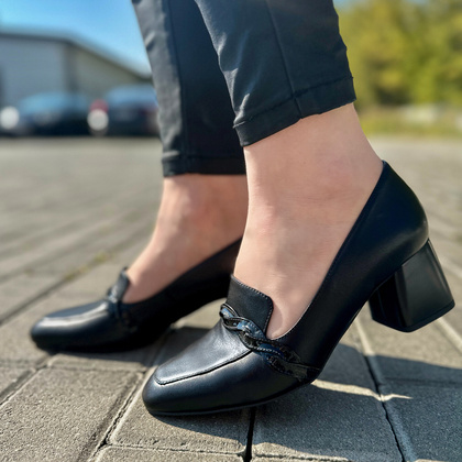 Skórzane półbuty na obcasie - KOTYL 2913 CZARNE