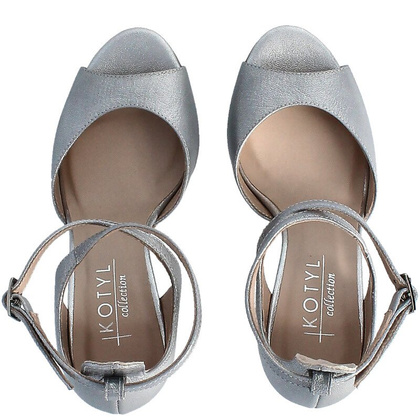 Sandałki na słupku - KOTYL 5915 SREBRNE