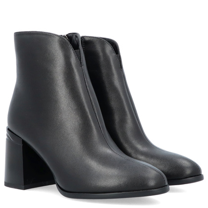 Skórzane botki na słupku - FILIPPO DBT6548/24 CZARNE