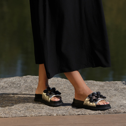 Skórzane klapki damskie - BOCCATO 475.068 ZŁOTE