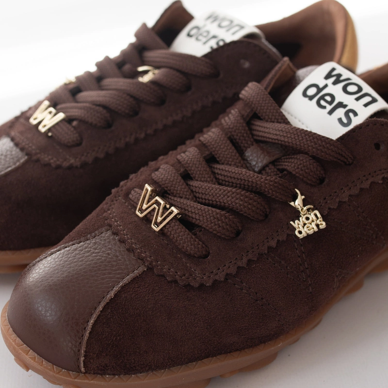 Hiszpańskie sneakersy premium Wonders AP-2103 brązowe – stylowe oblicze w ciepłej tonacji