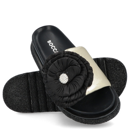 Skórzane klapki damskie z kwiatem - BOCCATO 475.24-121 ZŁOTE