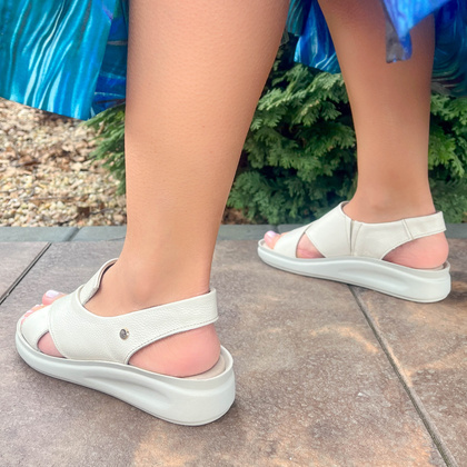 Wygodne skórzane sandały - LEMAR 40392 BEŻOWE