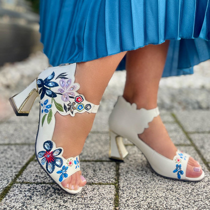 Sandały z kolorowymi kryształkami - SCAVIOLA S-194 BIAŁE