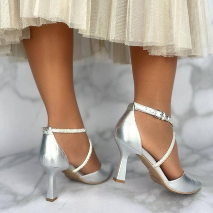 Szpilki ślubne z błyszczącymi paseczkami - KOTYL 3713 SREBRNE