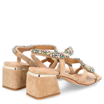 Hiszpańskie zdobne sandały - ALMA EN PENA V240701 BEŻOWE