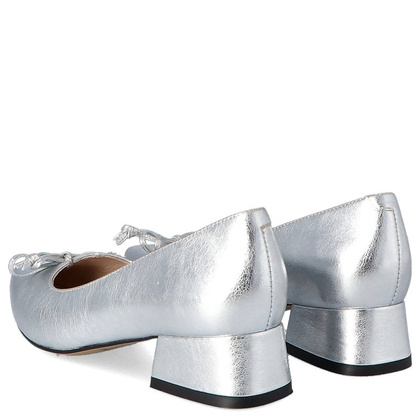 Czółenka na niskim obcasie - KOTYL 9925 SREBRNE