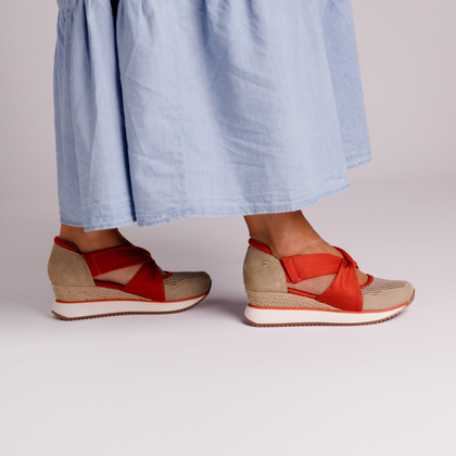 Hiszpańskie sneakersy na koturnie - GIOSEPPO 74059 BEŻOWO-CZERWONE