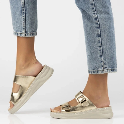 Skórzane klapki na platformie - FILIPPO DK7044/25 ZŁOTY