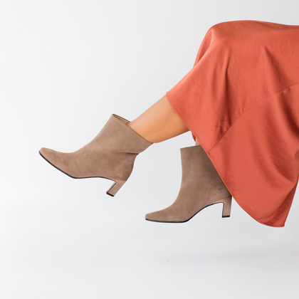 Skórzane botki na obcasie - TYMOTEO G1076 BEŻOWE