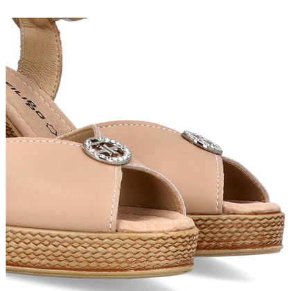 Lekkie sandały na koturnie - FILIPPO DS6026/24 BEŻOWE