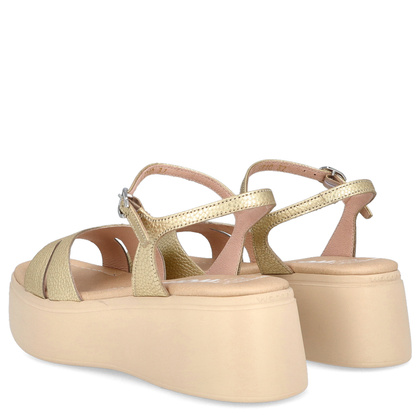 Hiszpańkie sandały na platformie - WONDERS A-3710 ZŁOTE