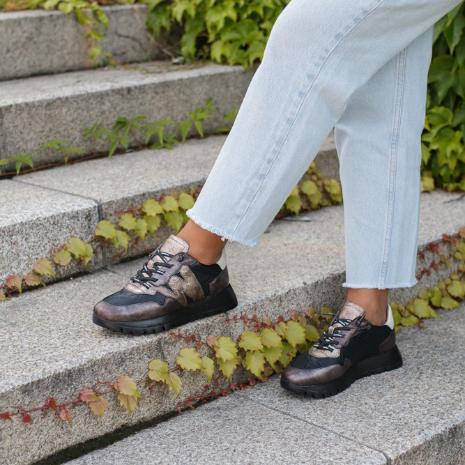 Sneakersy Wonders A-2491 metaliczne