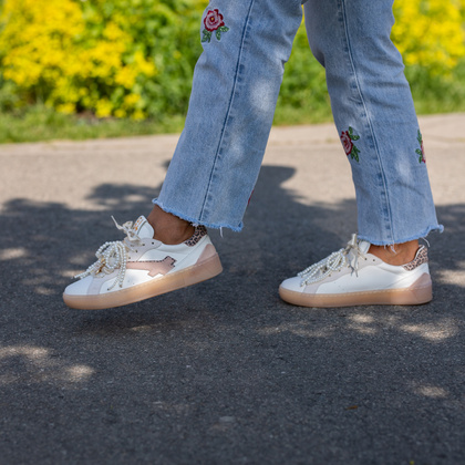 Sneakersy skórzane z ozdobami - GIO+ BLUE100 BIAŁE