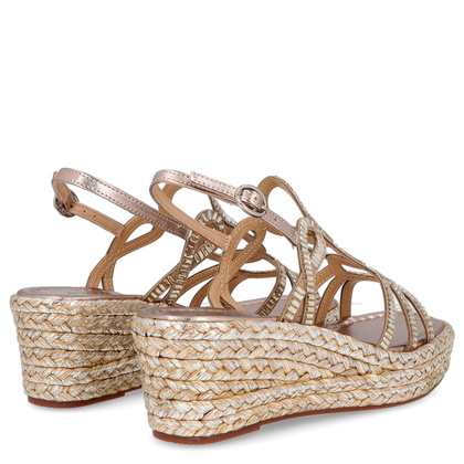 Hiszpańskie sandały na niskim koturnie - ALMA EN PENA V2551454 ZŁOTE