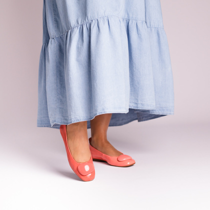 Hiszpańskie baleriny ze skóry lakierowanej - WONDERS A-86120 KORALOWE