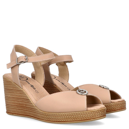 Lekkie sandały na koturnie - FILIPPO DS6026/24 BEŻOWE