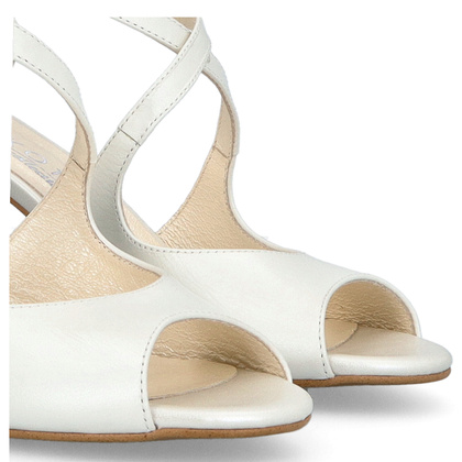 Taneczne sandałki ze skóry - KOTYL 4325 ECRU PERŁOWE