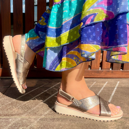 Komfortowe sandały na rzep - CAPRICE 9-28703-42 ZŁOTE