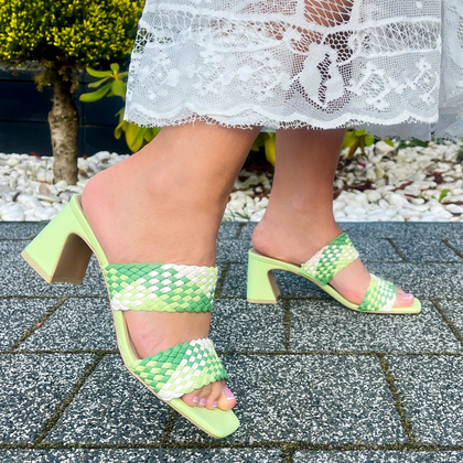 Stylowe klapki na obcasie - CAPRICE 9-27213-42 ZIELONE