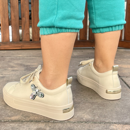 Sportowe buty damskie z owadem - FILIPPO DP6042/24 BEŻOWE