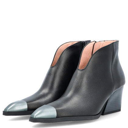 Hiszpańskie kowbojki z wycięciem - HISPANITAS HI243596 CZARNE