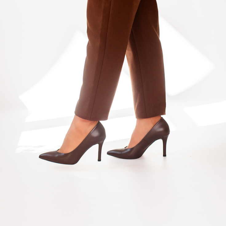 Klasyczne szpilki ze skóry - KOTYL 8523 CZEKOLADOWE