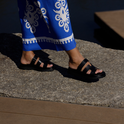 Skórzane klapki damskie - LEMAR 40440 CZARNE