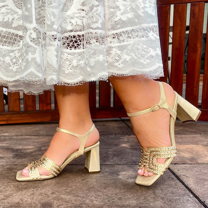 Błyszczące sandały na słupku - MENBUR 24745 ZŁOTE