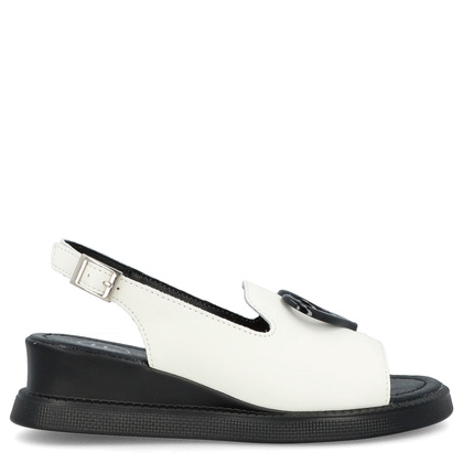 Lekkie sandały na wyższym spodzie - FILIPPO DS6069/25 BIAŁE