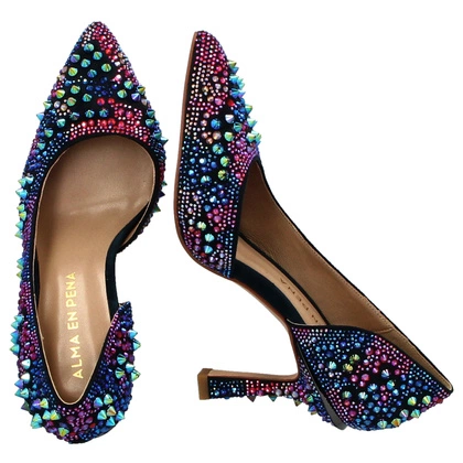 Zdobione szpilki damskie – eleganckie szpilki z kryształkami Alma en Pena