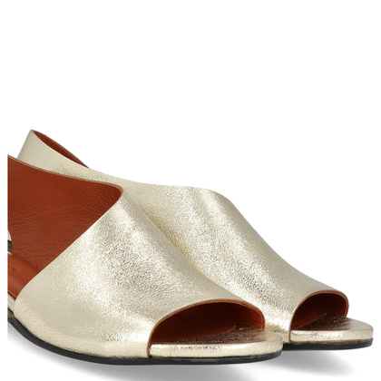 Skórzane sandałki z asymetryczną cholewką - BOCCATO 167.590 ZŁOTE