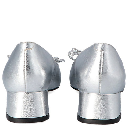 Czółenka na niskim obcasie - KOTYL 9925 SREBRNE