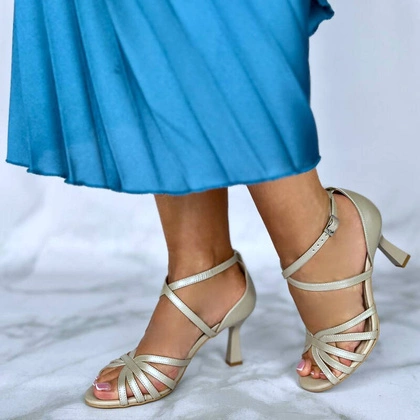 Szpilki z zaokrąglonym noskiem – komfortowe szpilki damskie do tańca