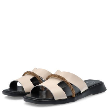 Płaskie klapki ze skóry - FILIPPO DK6878/25 BEŻOWE