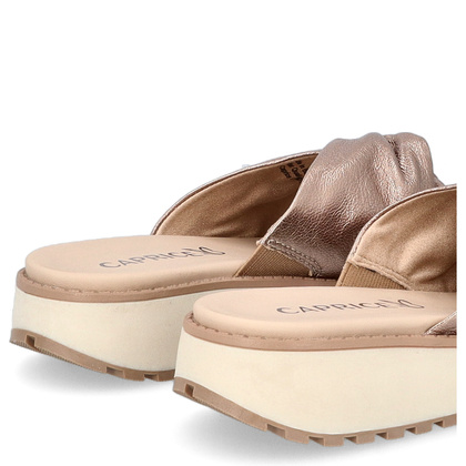 Wygodne klapki ze skóry - CAPRICE 9-27202-42 ZŁOTE