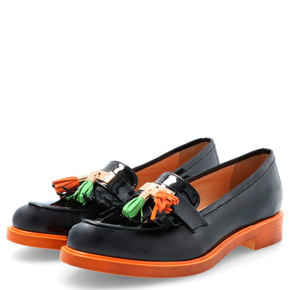 Skórzane mokasyny na kontrastowej podeszwie - TYMOTEO A1002 CZARNE+POMARAŃCZ
