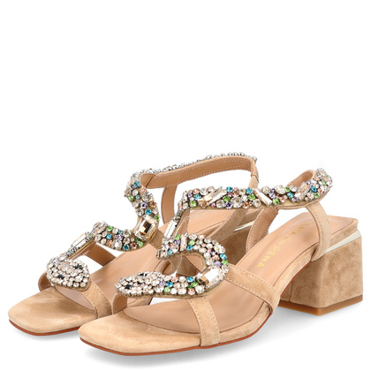 Hiszpańskie zdobne sandały - ALMA EN PENA V240701 BEŻOWE