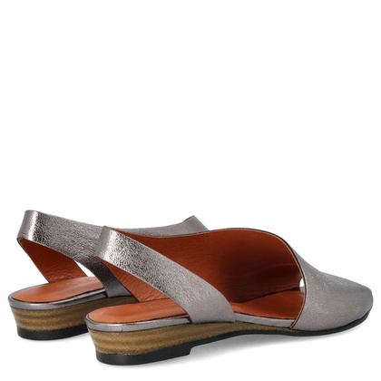 Skórzane sandałki z asymetryczną cholewką - BOCCATO 167.590 METALICZNE