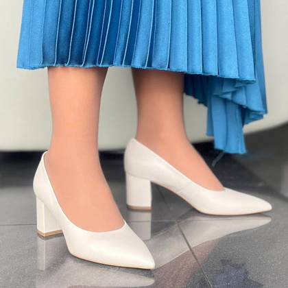 Skórzane czółenka na słupku - BRAVO MODA 0164 KREMOWE