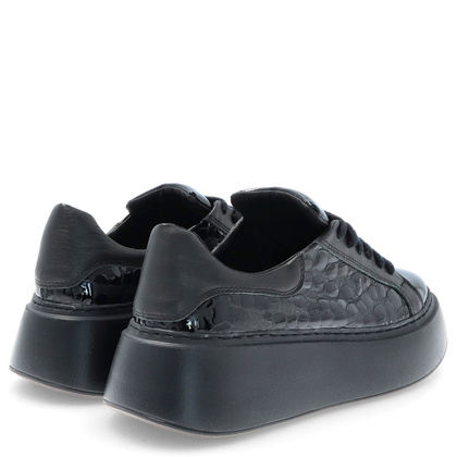 Skórzane sneakersy na grubej podeszwie - TYMOTEO P1020 CZARNE
