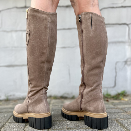 Modne zamszowe kozaki - TYMOTEO M2002 BRĄZOWE