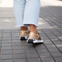 Modne sneakersy damskie - LAURA VITA BURTON 11 ZŁOTE