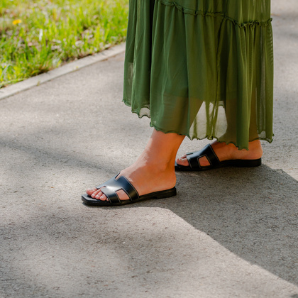 Wygodne klapki ze skóry - OH! MY SANDALS 5566 CZARNE