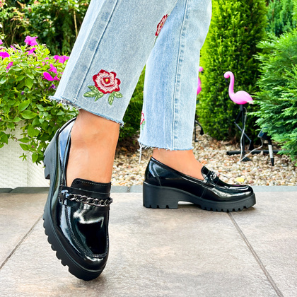 Lakierowane półbuty damskie na obcasie - FILIPPO DP4139/23 CZARNE