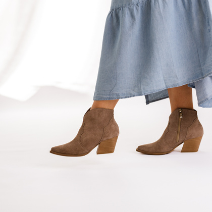 Krótkie kowbojki ze skóry - TYMOTEO G1074 BEŻOWE