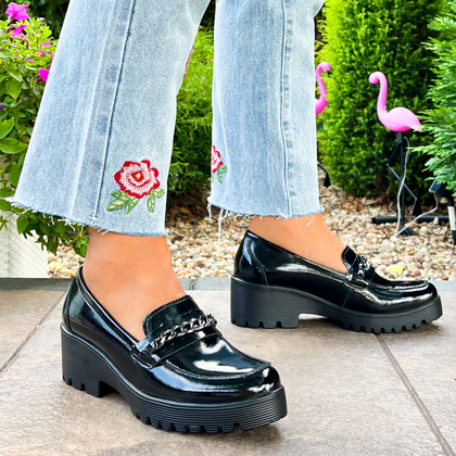 Lakierowane półbuty damskie na obcasie - FILIPPO DP4139/23 CZARNE