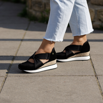 Hiszpańskie sneakersy na koturnie - GIOSEPPO 74059 CZARNE
